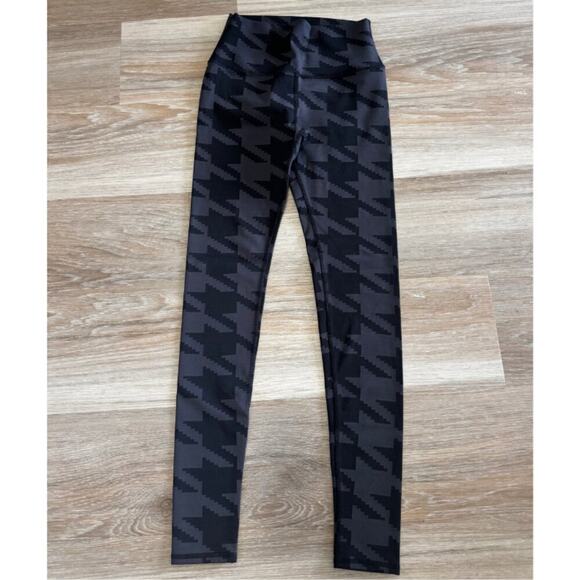 ALO Yoga | Airbrush Legging in a Houndstooth Pattern size S - Picture 1 of 8